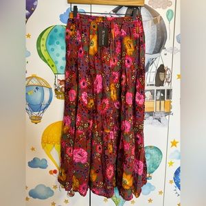 R. Vivimos floral midi skirt NWT 🌻